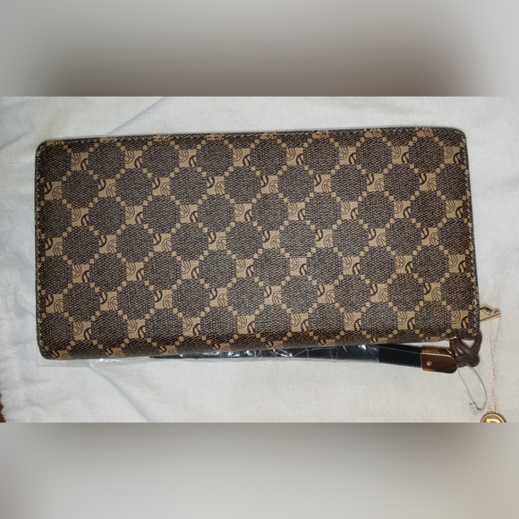 Brown and Black Patterned Clutch - Picture 1 of 1
